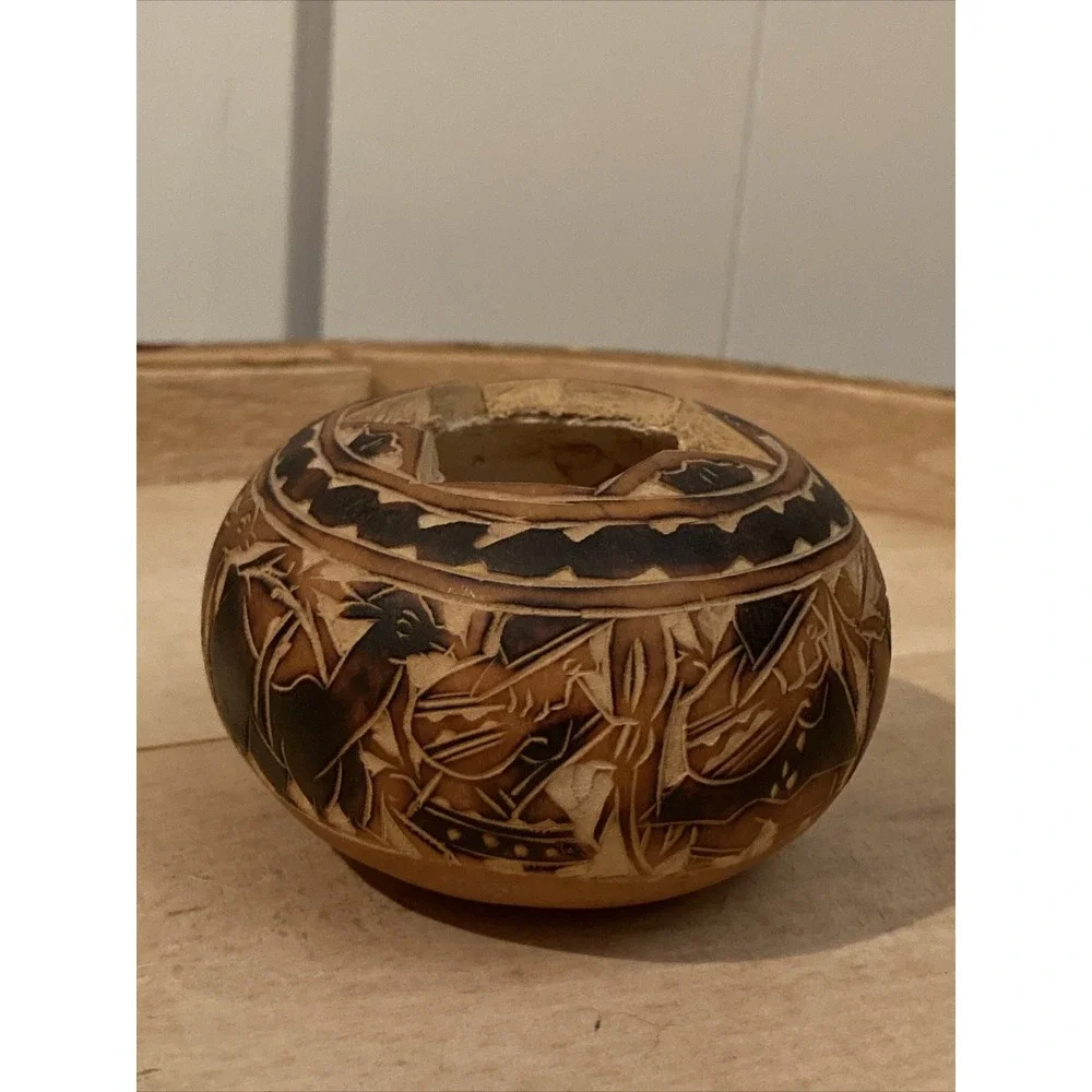 Lot Of 2‎ Hand-Carved Peruvian Gourd Art Bowl Vase Keys jewelry smalls